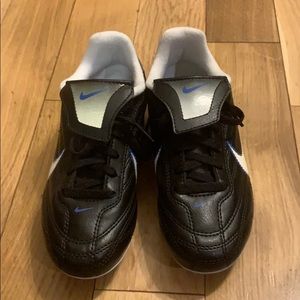 Children’s cleats new